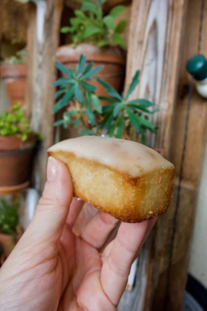 gâteau nantais au format financier de lola pâtisserie