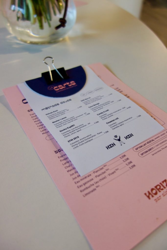 Cartes rose et blanche des cafés de Horizon