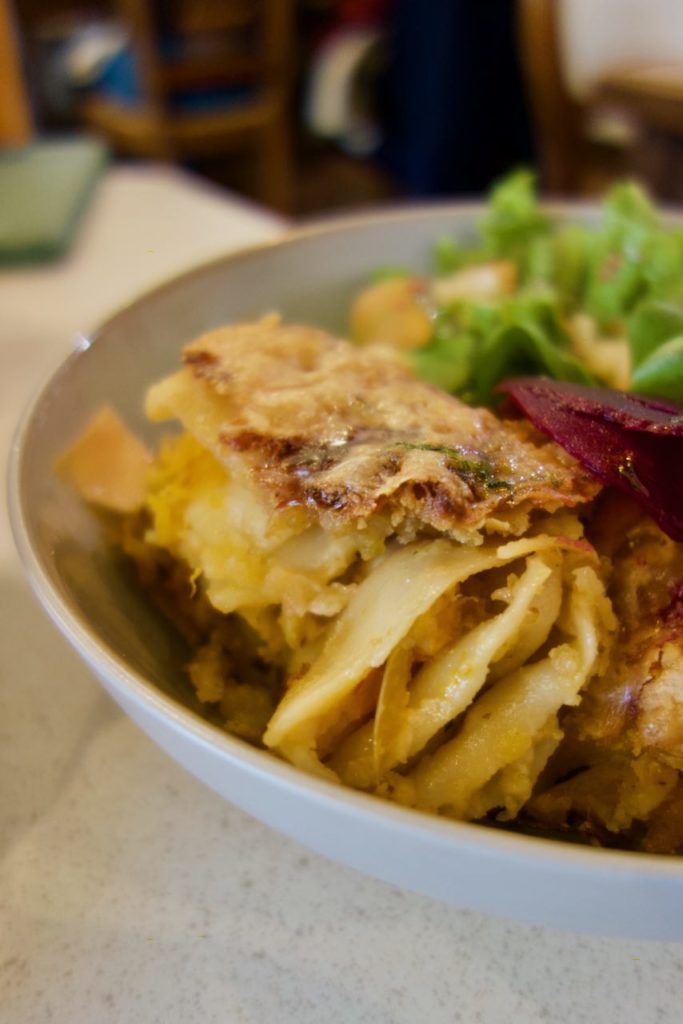 Gros plan sur les lasagnes butternut et lentilles