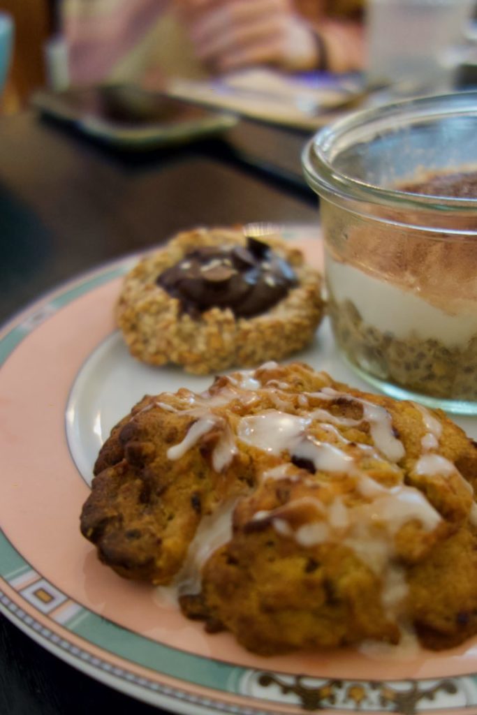 Gros plan sur le carrot cake comme un cookie
